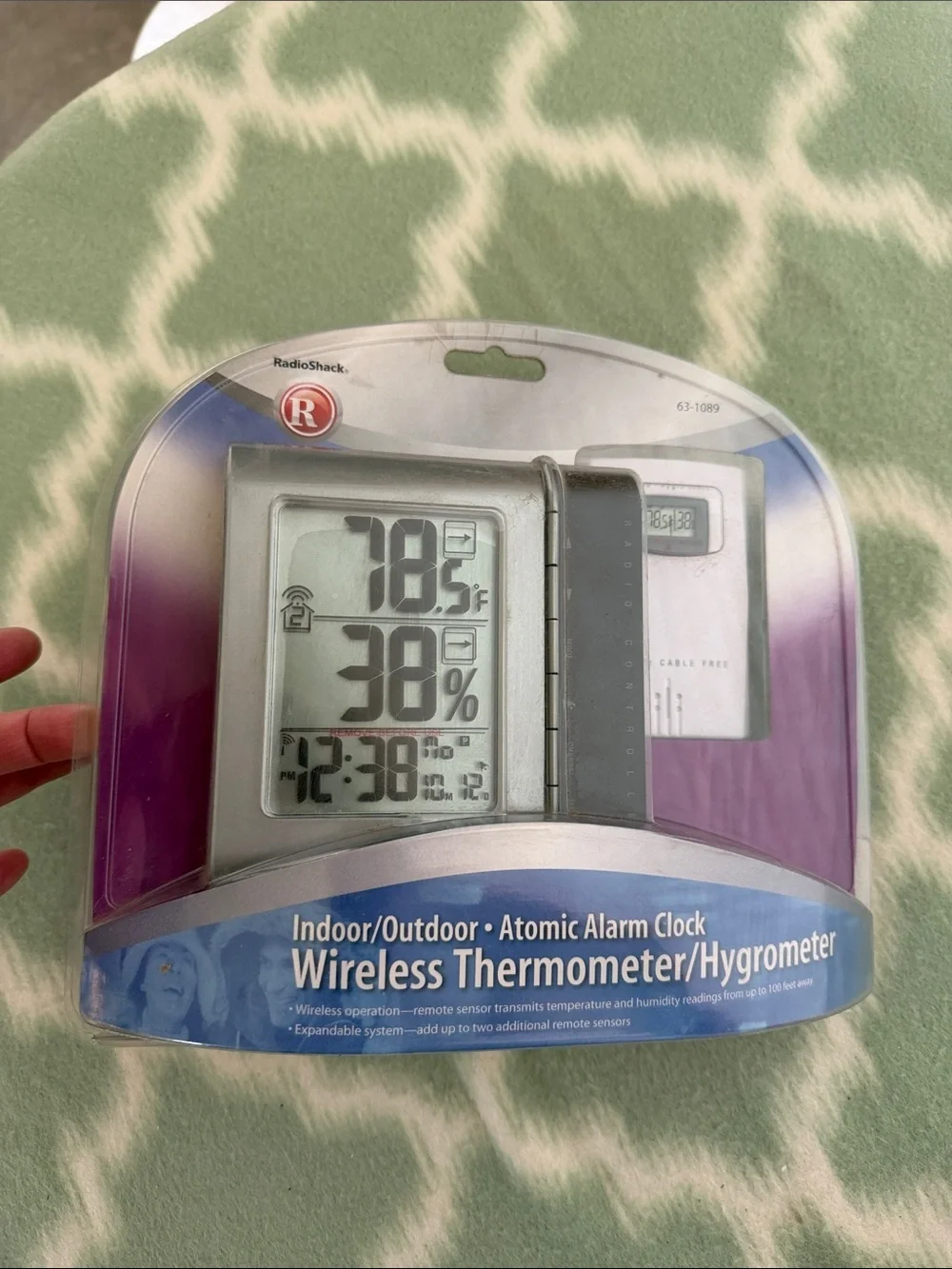 NEW Wireless Indoor/Outdoor Atomic Clock Thermometer Hygrometer